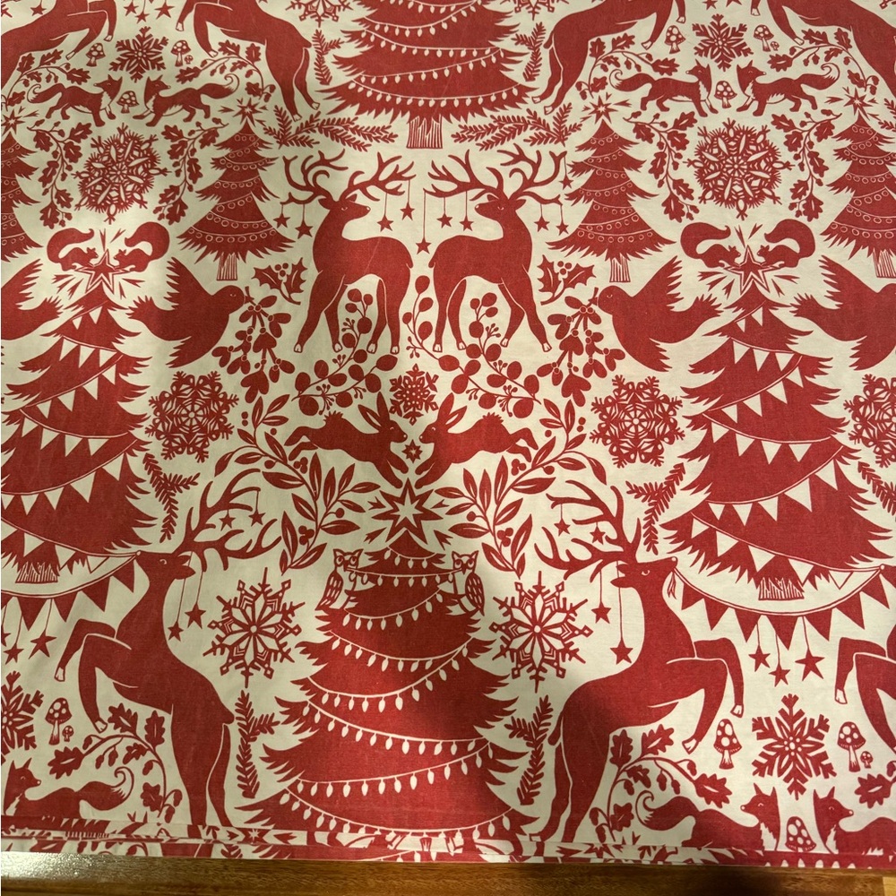 Pottery barn, Christmas, Nordic organic queen sheet set, used, like new